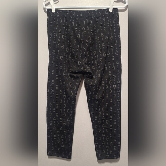 Lrg Black Patterned Leggings EUC - Picture 3 of 4